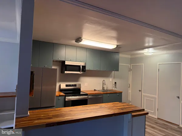 $225,000 | 523 Florida Avenue, Unit T2, Herndon, VA 20170