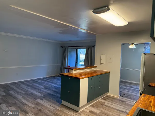$225,000 | 523 Florida Avenue, Unit T2, Herndon, VA 20170