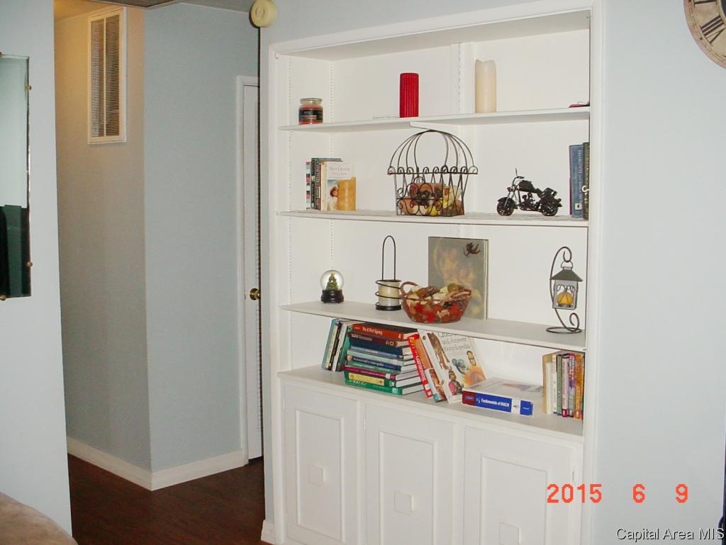 2508 South 10th Street Springfield, IL 62703 - Photo 3 of 22