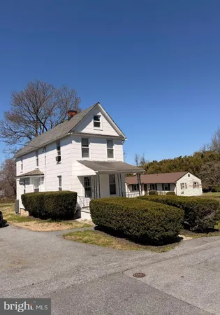 $2,100 | 15 Wolf Avenue, Reisterstown, MD 21136