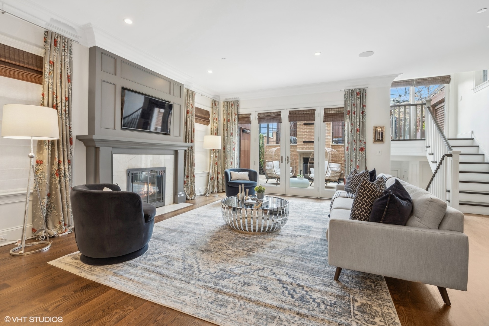 3740 North Wayne Avenue Chicago, IL 60613 - Photo 13 of 55 a living room with furniture and a fireplace