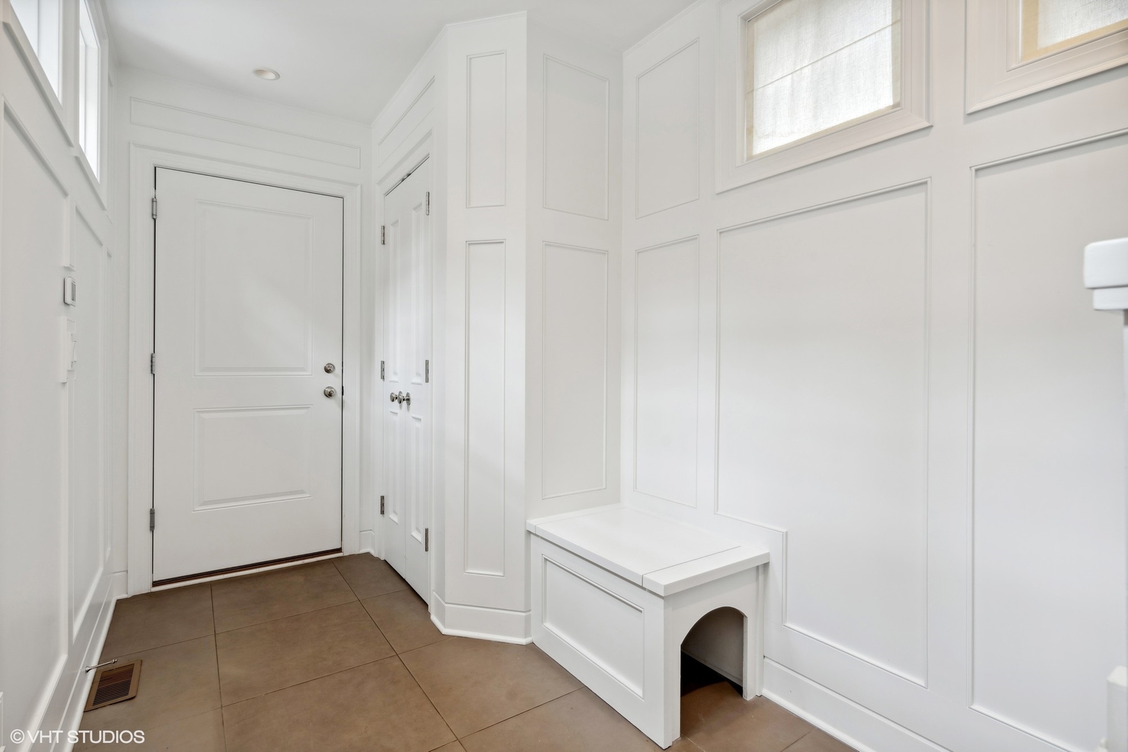 3740 North Wayne Avenue Chicago, IL 60613 - Photo 47 of 55 a view of an empty room with window