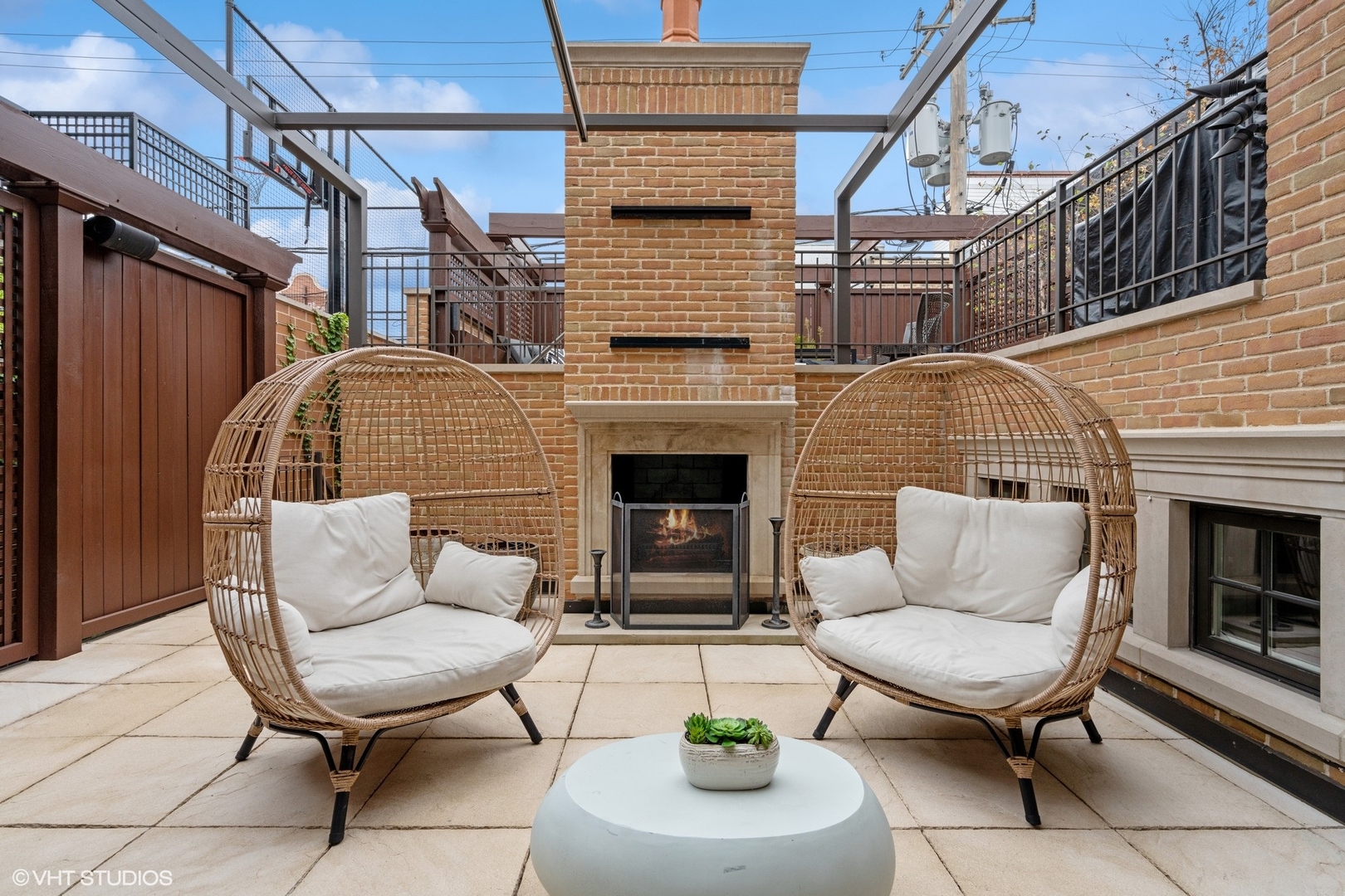 3740 North Wayne Avenue Chicago, IL 60613 - Photo 48 of 55 a building outdoor space with patio furniture