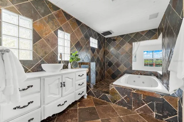 $1,100,000 | 628 North Mayo Street, Palm Harbor, FL 34683