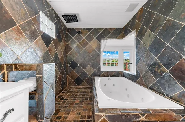 $1,100,000 | 628 North Mayo Street, Palm Harbor, FL 34683