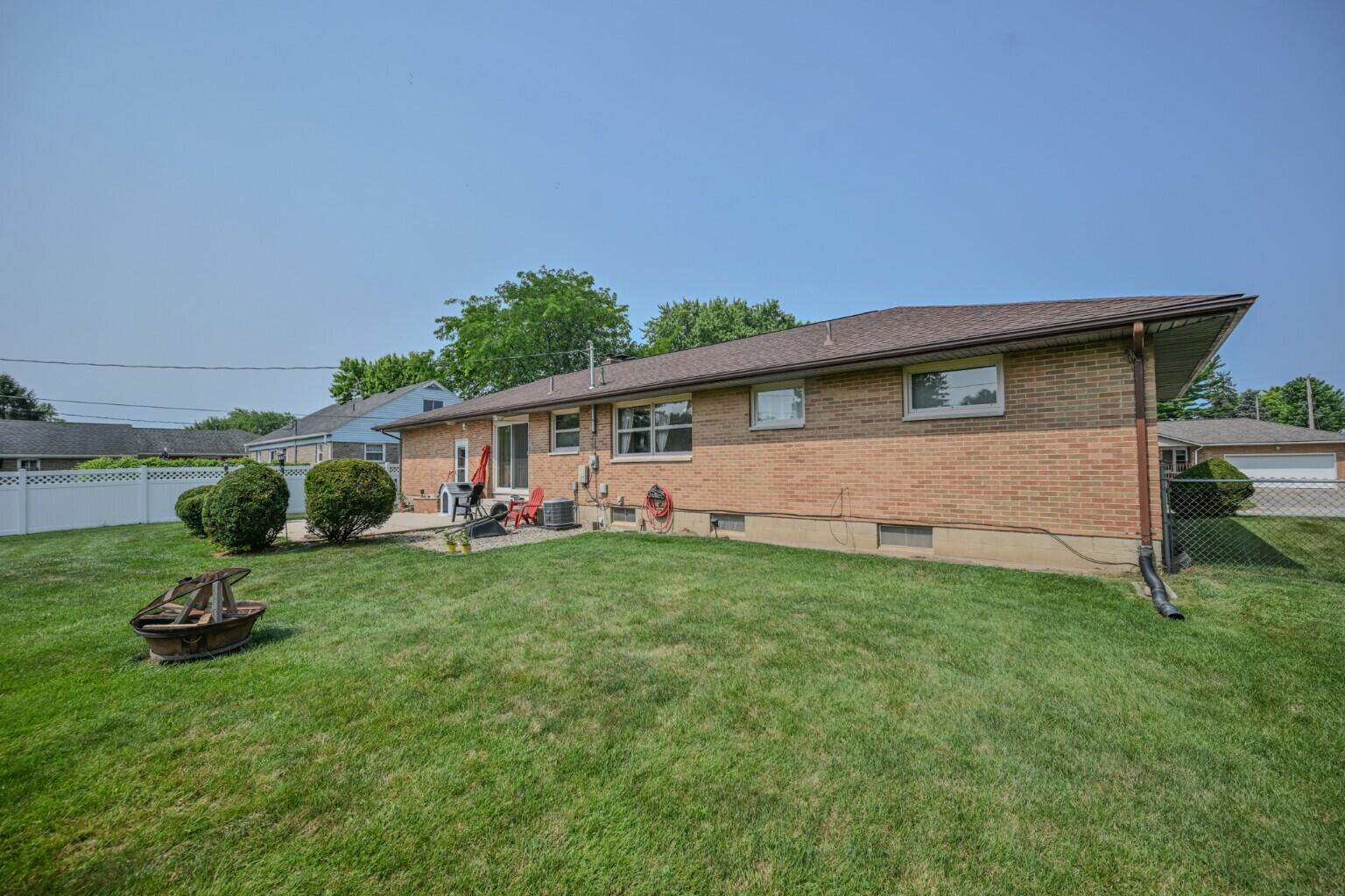 4428 Phoenix Drive Springfield, OH 45503 - Photo 34 of 35 Exterior Back