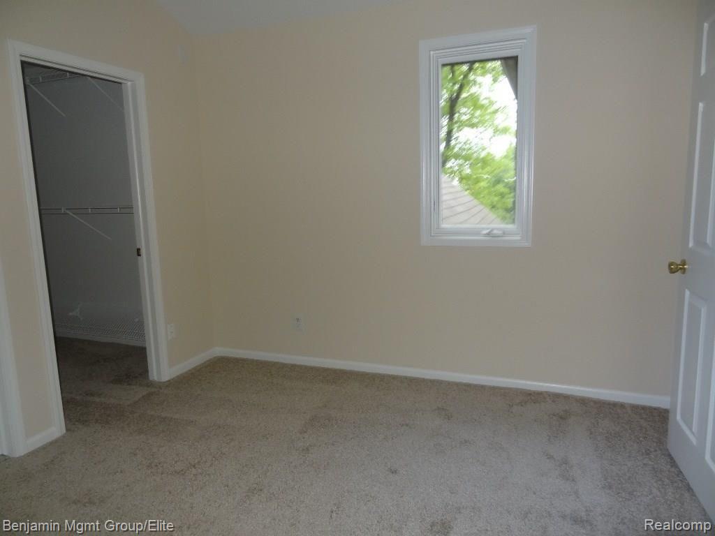 1738 Ridge Road White Lake, MI 48383 - Photo 9 of 20 DSC03568.jpg