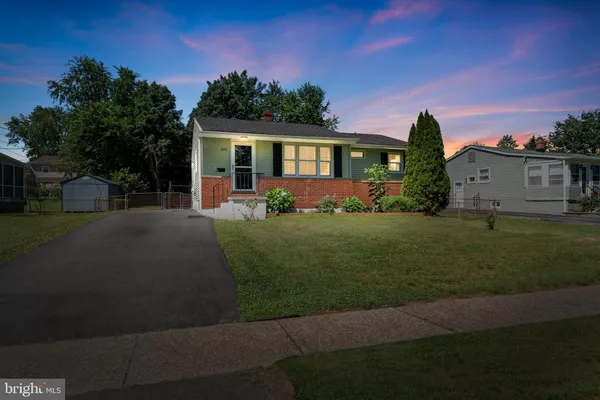 $365,000 | 329 Tamara Circle, Newark, DE 19711