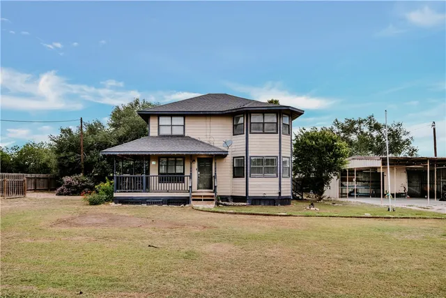 $207,500 | 389 County Road 3075, Orange Grove, TX 78372