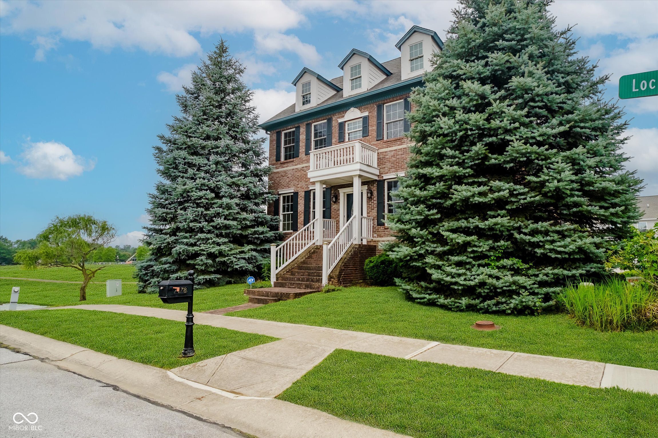7178 Lockford Walk North Avon, IN 46123 - Photo 2 of 35