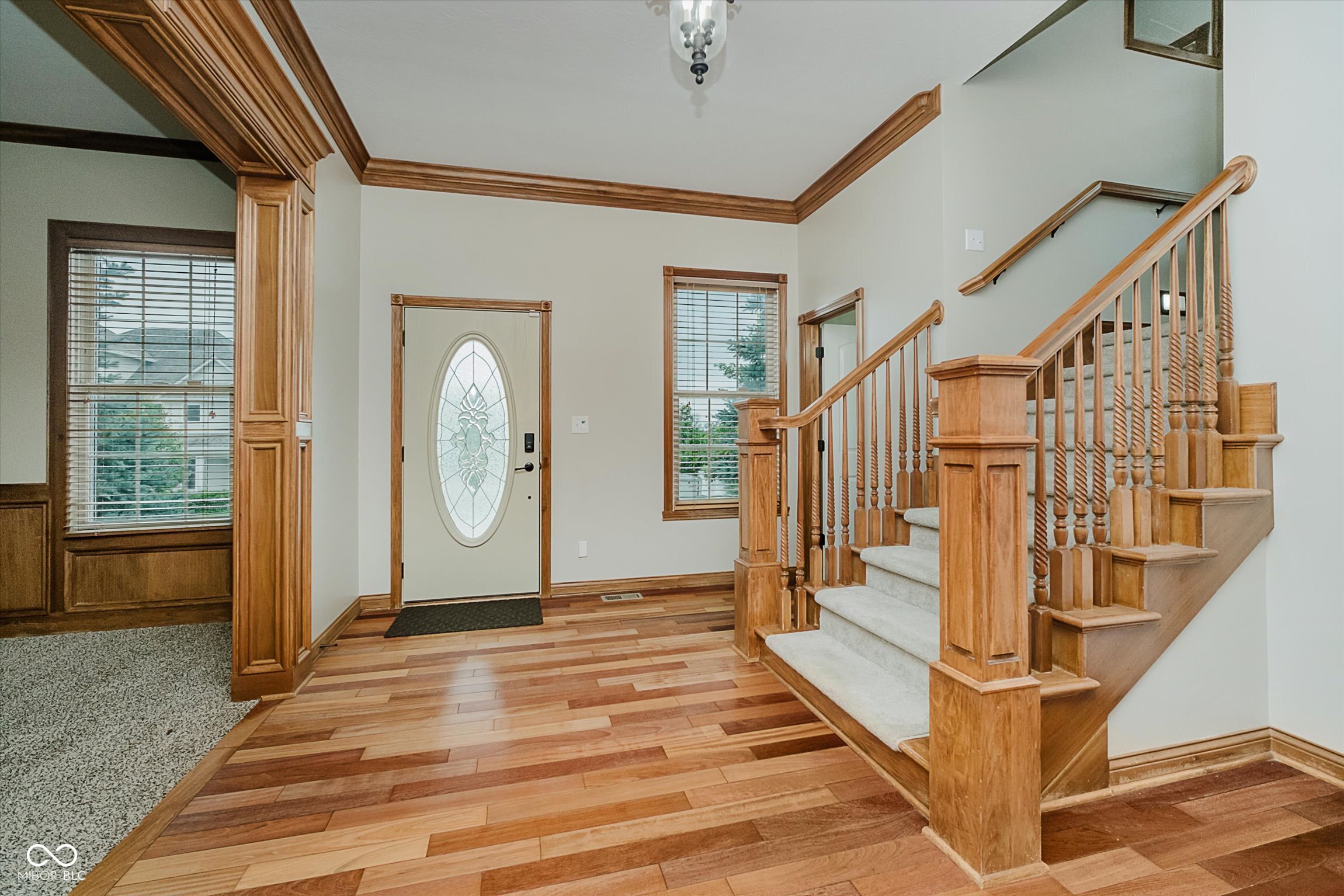 7178 Lockford Walk North Avon, IN 46123 - Photo 3 of 35