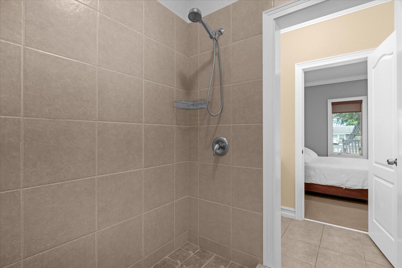4349 Hunter Road Mims, FL 32754 - Photo 23 of 36 Jack-n-Jill Bathroom