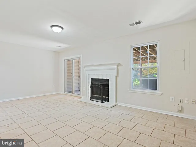 $650,000 | 44027 Gala Circle, Ashburn, VA 20147