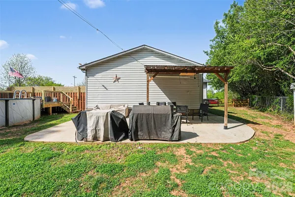 $270,000 | 780 St James Church Road, Newton, NC 28658