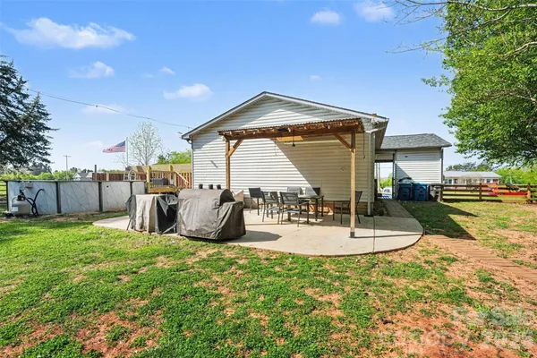 $270,000 | 780 St James Church Road, Newton, NC 28658
