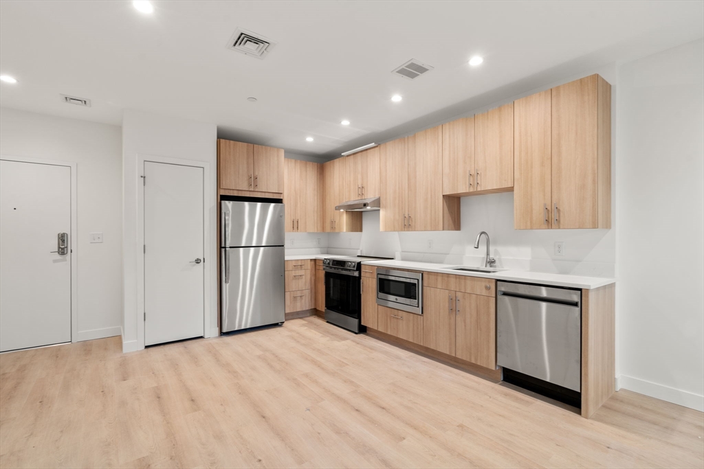 1151 Walnut Street, Unit 302 Newton, MA 02461 - Photo 20 of 23