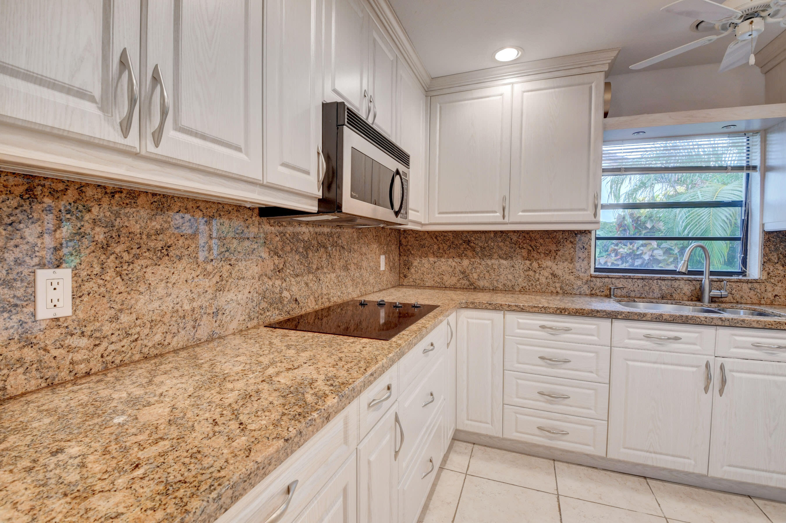 21897 Arriba Real, Unit 16B Boca Raton, FL 33433 - Photo 14 of 44 Lovely Kitchen