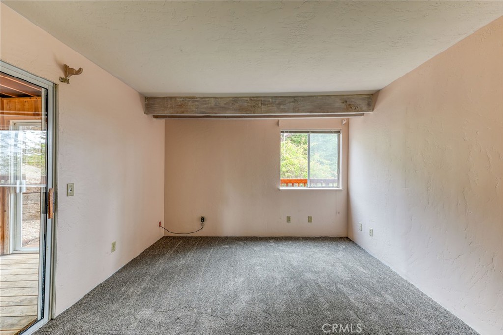 564 Croyden Lane Cambria, CA 93428 - Photo 40 of 64 an empty room with a window