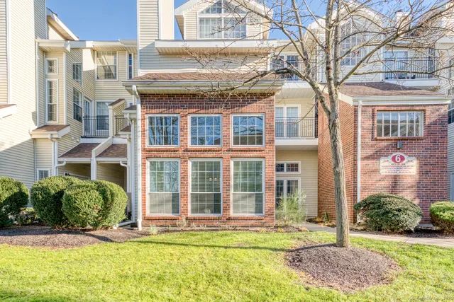 $239,900 | 88 Carriage Crossing Lane, Unit 88, Middletown, CT 06457