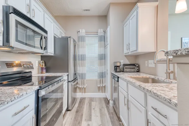 $239,900 | 88 Carriage Crossing Lane, Unit 88, Middletown, CT 06457