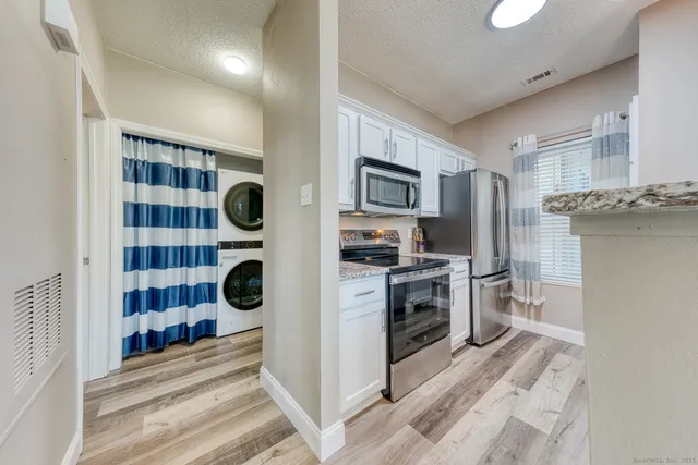 $239,900 | 88 Carriage Crossing Lane, Unit 88, Middletown, CT 06457