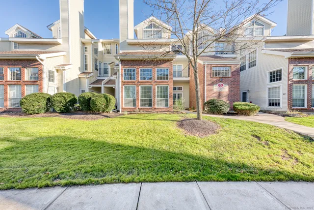 $239,900 | 88 Carriage Crossing Lane, Unit 88, Middletown, CT 06457