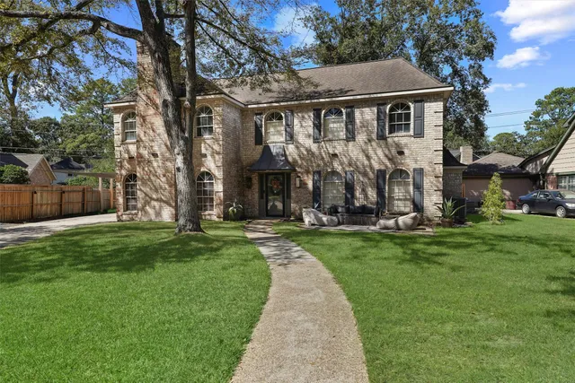 front view of house with a yard