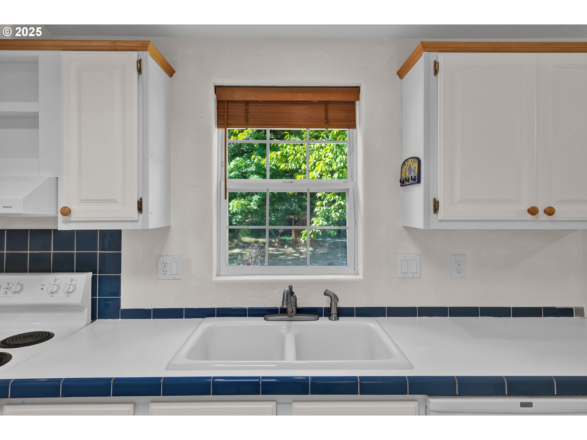 37444 Row River Road Dorena, OR 97434 - Photo 13 of 47 Gallery Image 13