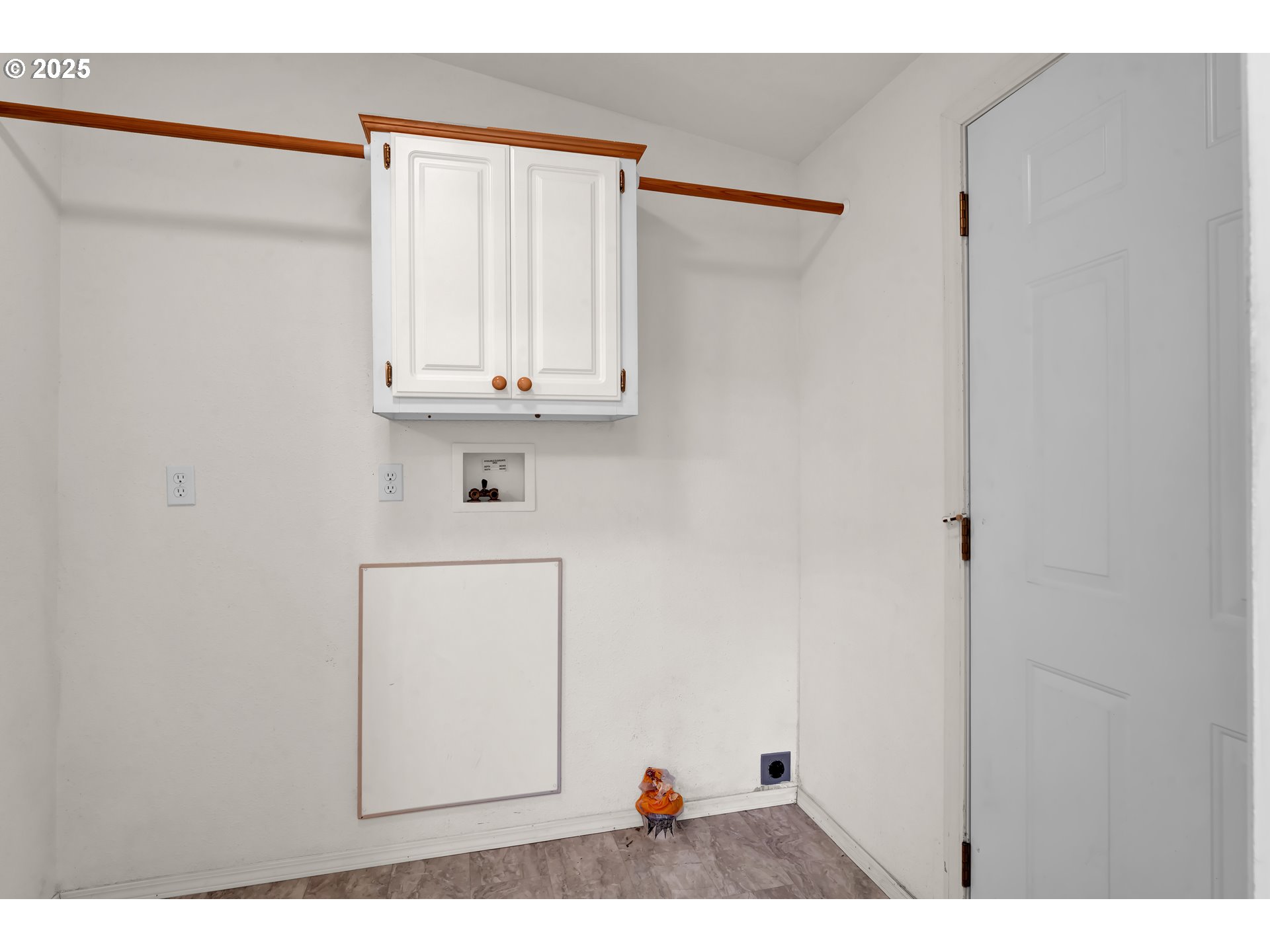37444 Row River Road Dorena, OR 97434 - Photo 16 of 47 Gallery Image 16