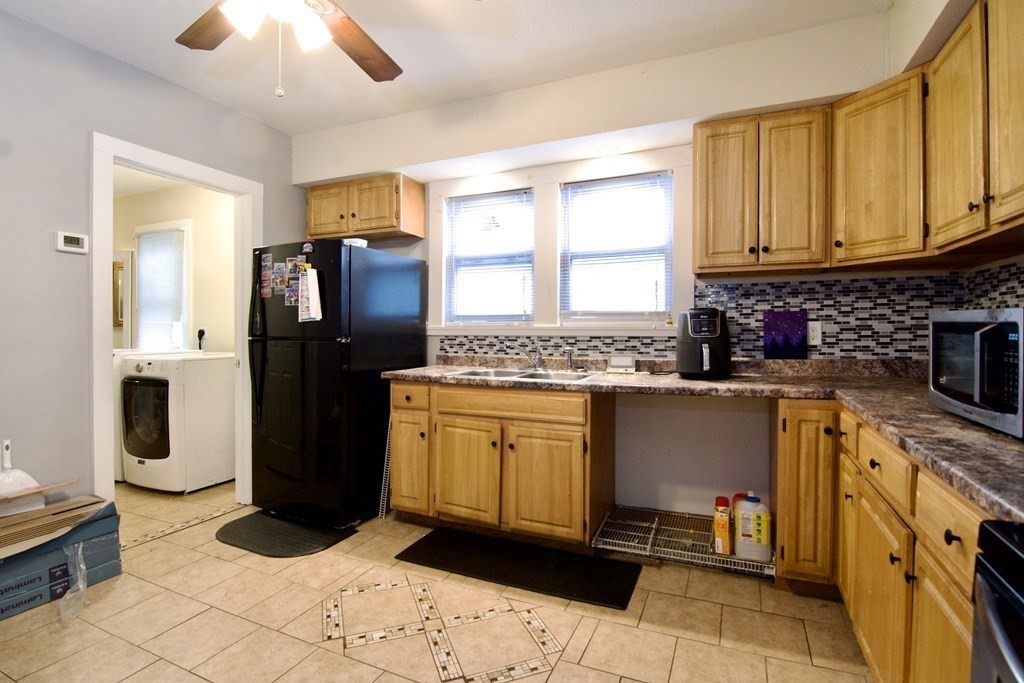 16 Chapel Street Springfield, MA 01109 - Photo 25 of 42 Gallery Image 25