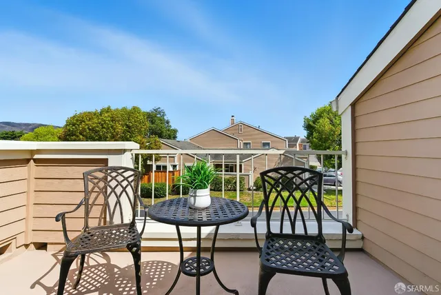 a view of a tennis court