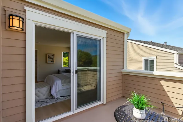 a view of a tennis court