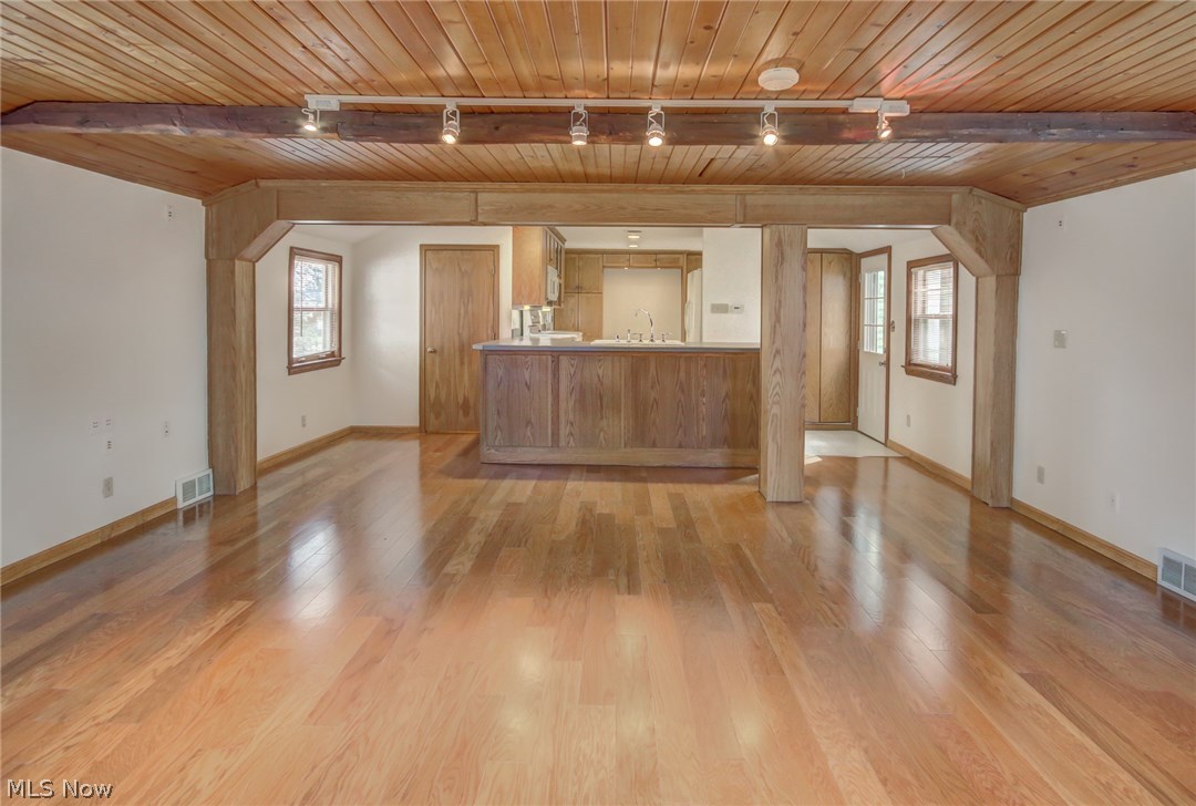 3887 East Pleasant Valley Road Independence, OH 44131 - Photo 10 of 34