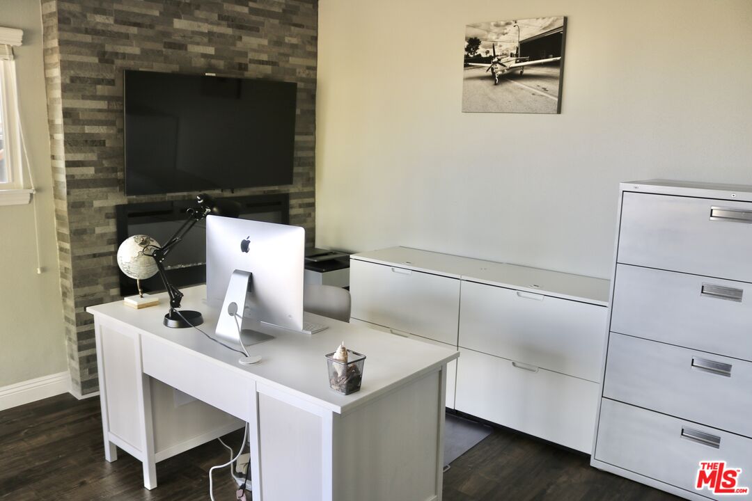 50 Rockinghorse Road Rancho Palos Verdes, CA 90275 - Photo 13 of 18 a bathroom with a sink a toilet and mirror
