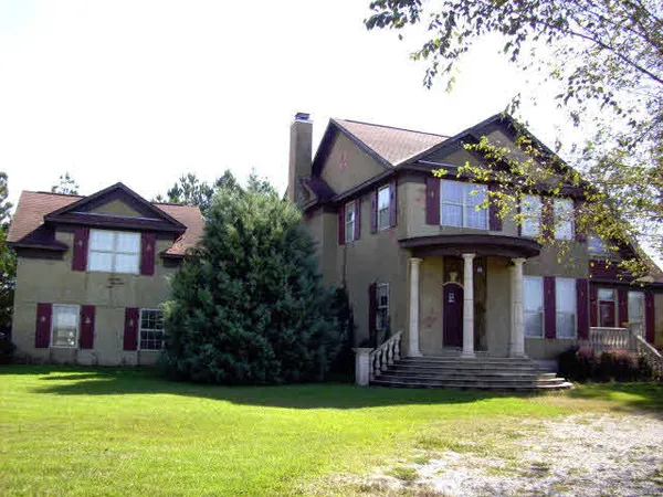 $2,100 | 25816 County Road 54, Daphne, AL 36526