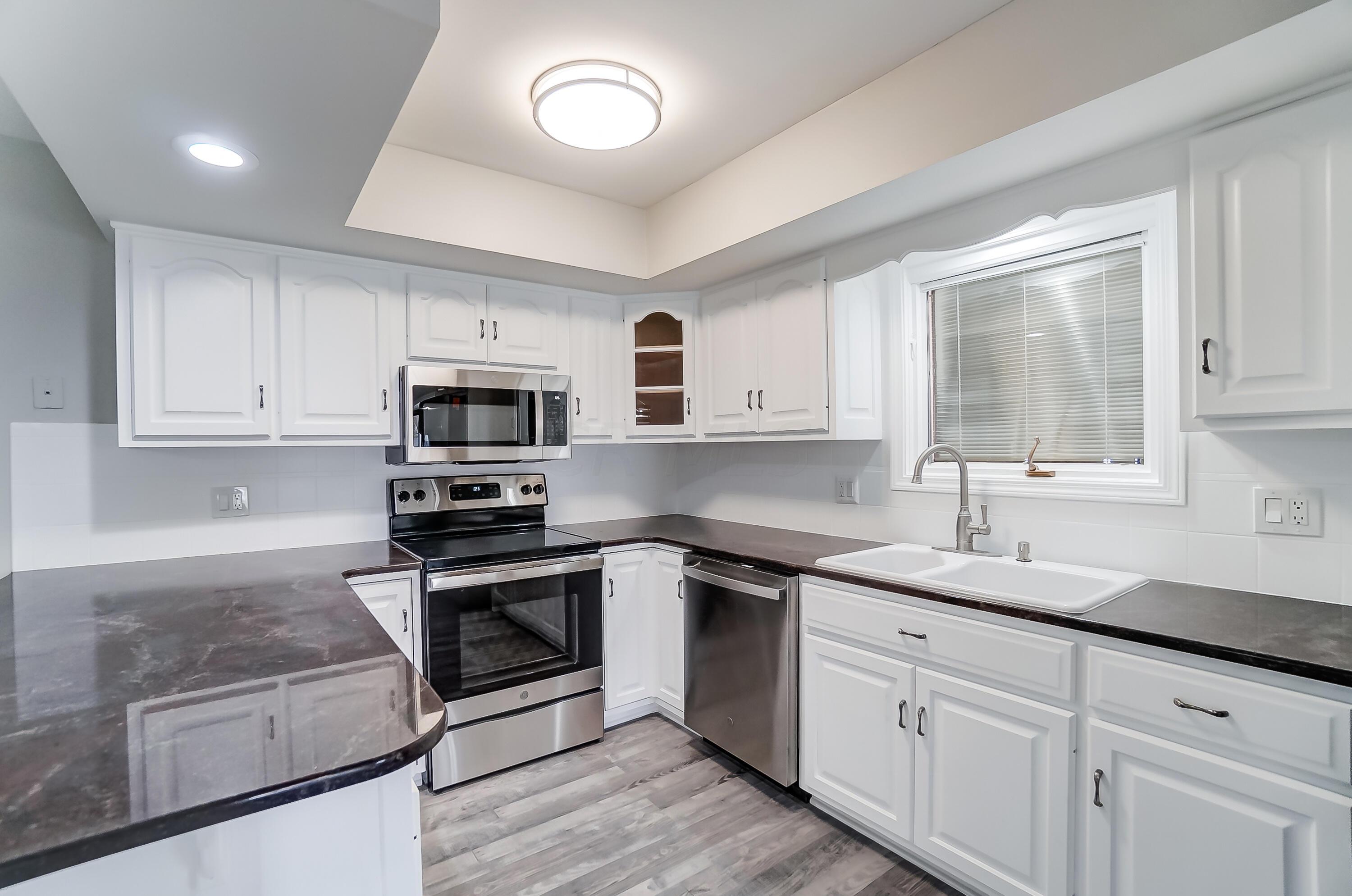 4965 Shadycrest Road Columbus, OH 43229 - Photo 13 of 45 Kitchen