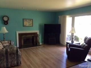 28369 Westerleigh Road Farmington Hills, MI 48334 - Photo 3 of 16