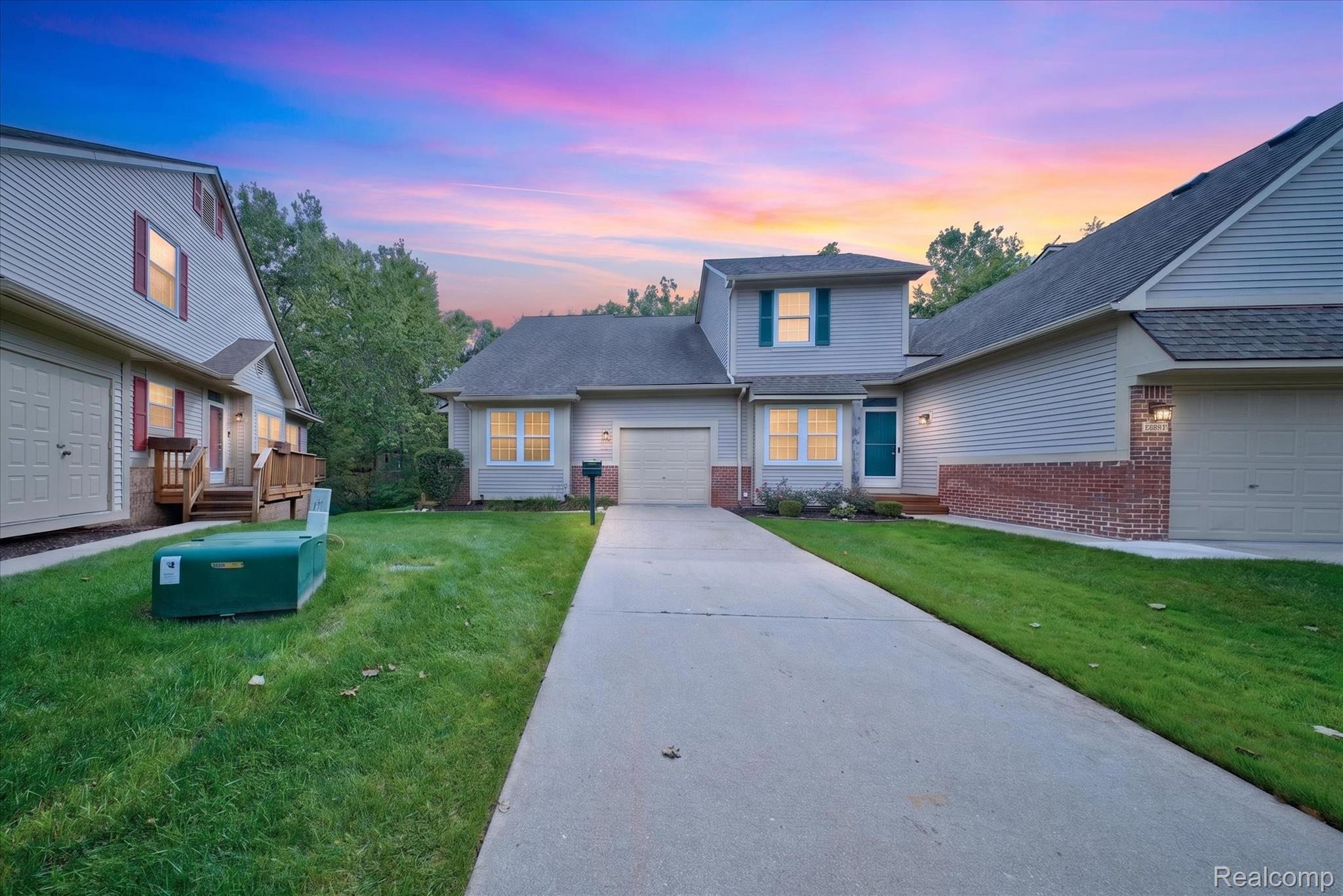 30900 Jasper Ridge Novi, MI 48377 - Photo 2 of 45 Long driveway