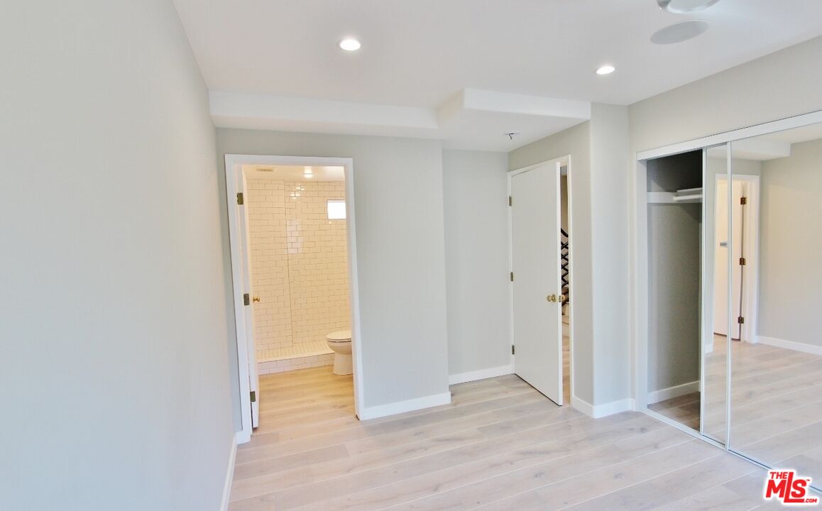 6521 Pacific Avenue Playa del Rey, CA 90293 - Photo 38 of 42 a view of entryway with wooden floor