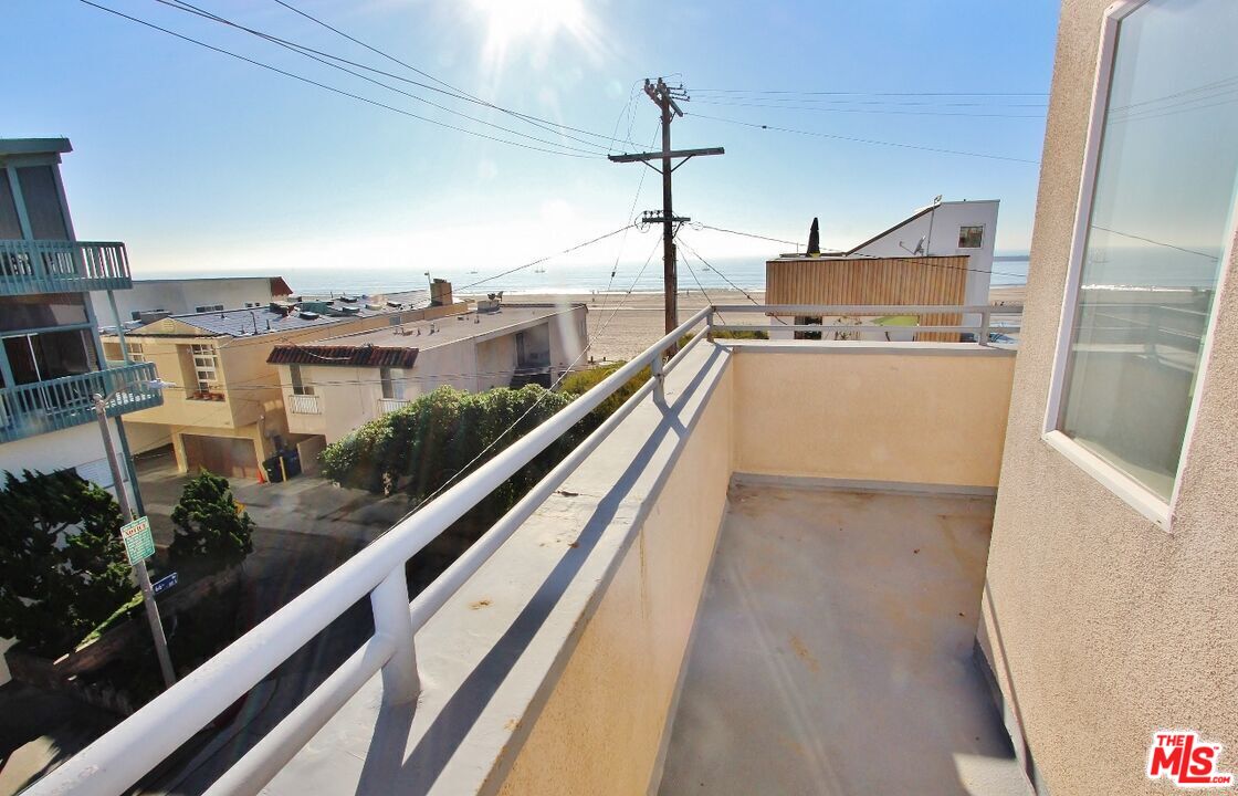 6521 Pacific Avenue Playa del Rey, CA 90293 - Photo 5 of 42 a view of balcony