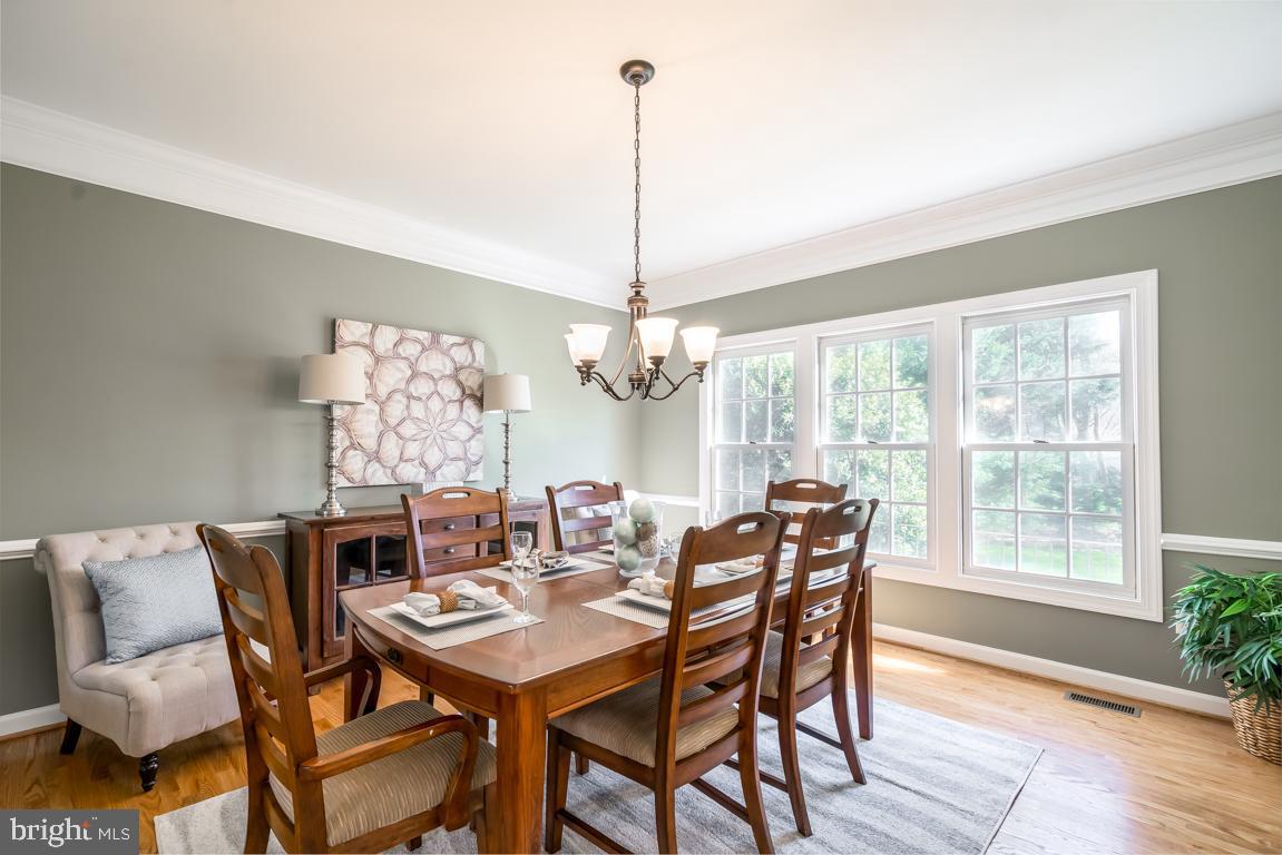 12907 Hedgetop Drive Herndon, VA 20171 - Photo 12 of 60 Plenty of room for a large dining table