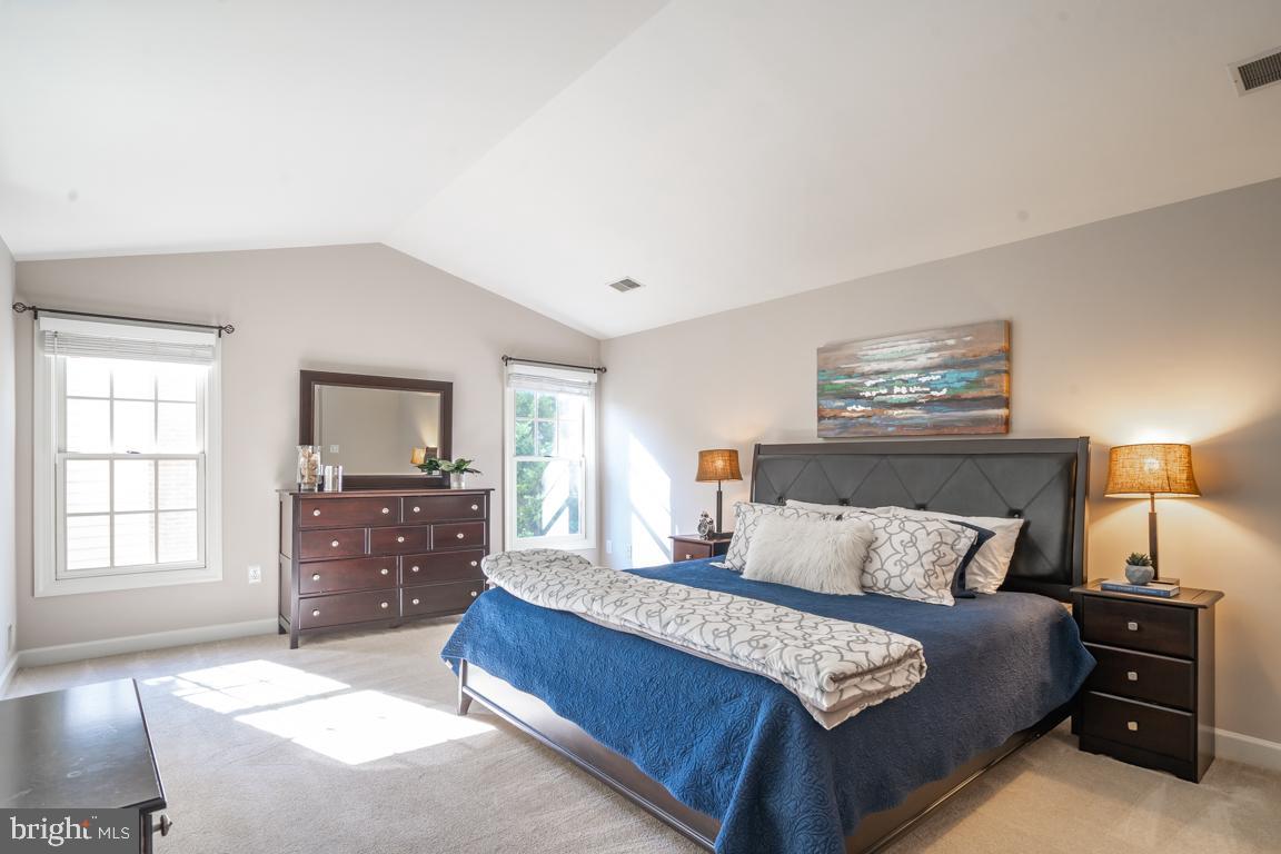 12907 Hedgetop Drive Herndon, VA 20171 - Photo 26 of 60 Expansive owners suite with vaulted ceilings