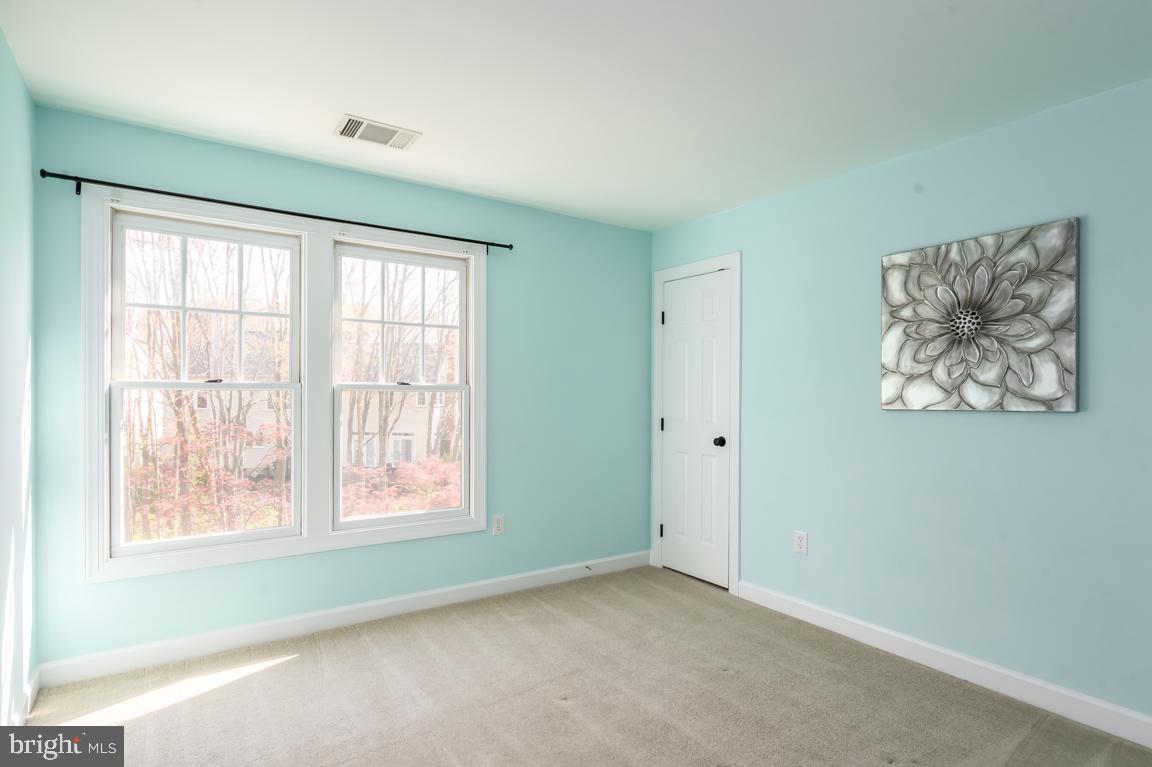 12907 Hedgetop Drive Herndon, VA 20171 - Photo 32 of 60 First bedroom