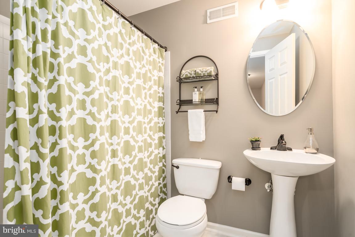 12907 Hedgetop Drive Herndon, VA 20171 - Photo 45 of 60 Lower level full bath