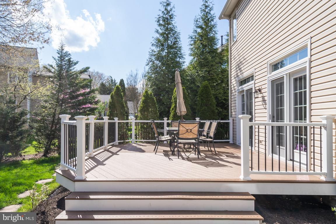 12907 Hedgetop Drive Herndon, VA 20171 - Photo 52 of 60 Updated Trex deck