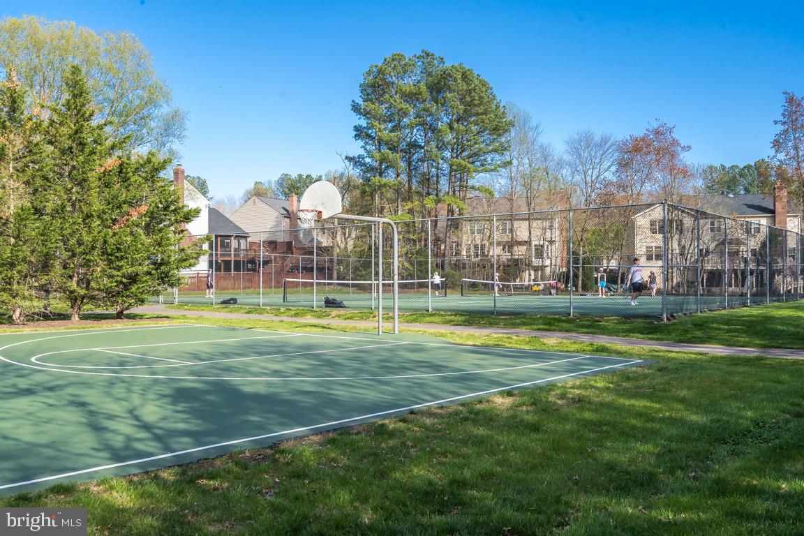 12907 Hedgetop Drive Herndon, VA 20171 - Photo 57 of 60 Basketball court
