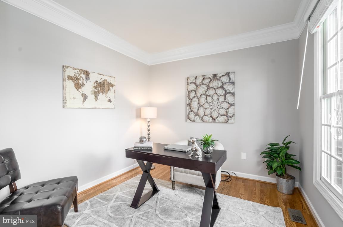 12907 Hedgetop Drive Herndon, VA 20171 - Photo 8 of 60 Office/study room