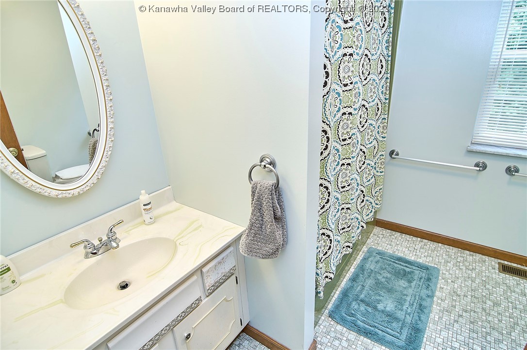 1710 Sierra Road Charleston, WV 25314 - Photo 41 of 50 Gallery Image 41