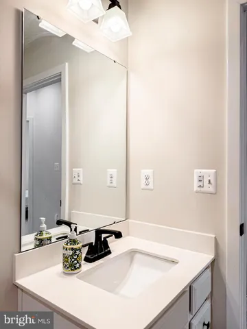 $3,600 | 24604 Cervelo Terrace, Sterling, VA 20166