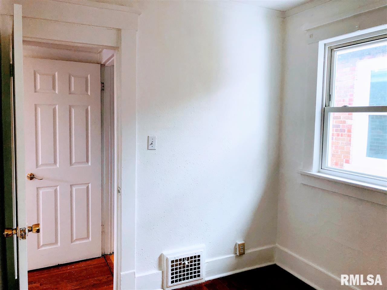 1407 East Rouse Avenue Peoria, IL 61603 - Photo 11 of 24 Gallery Image 11